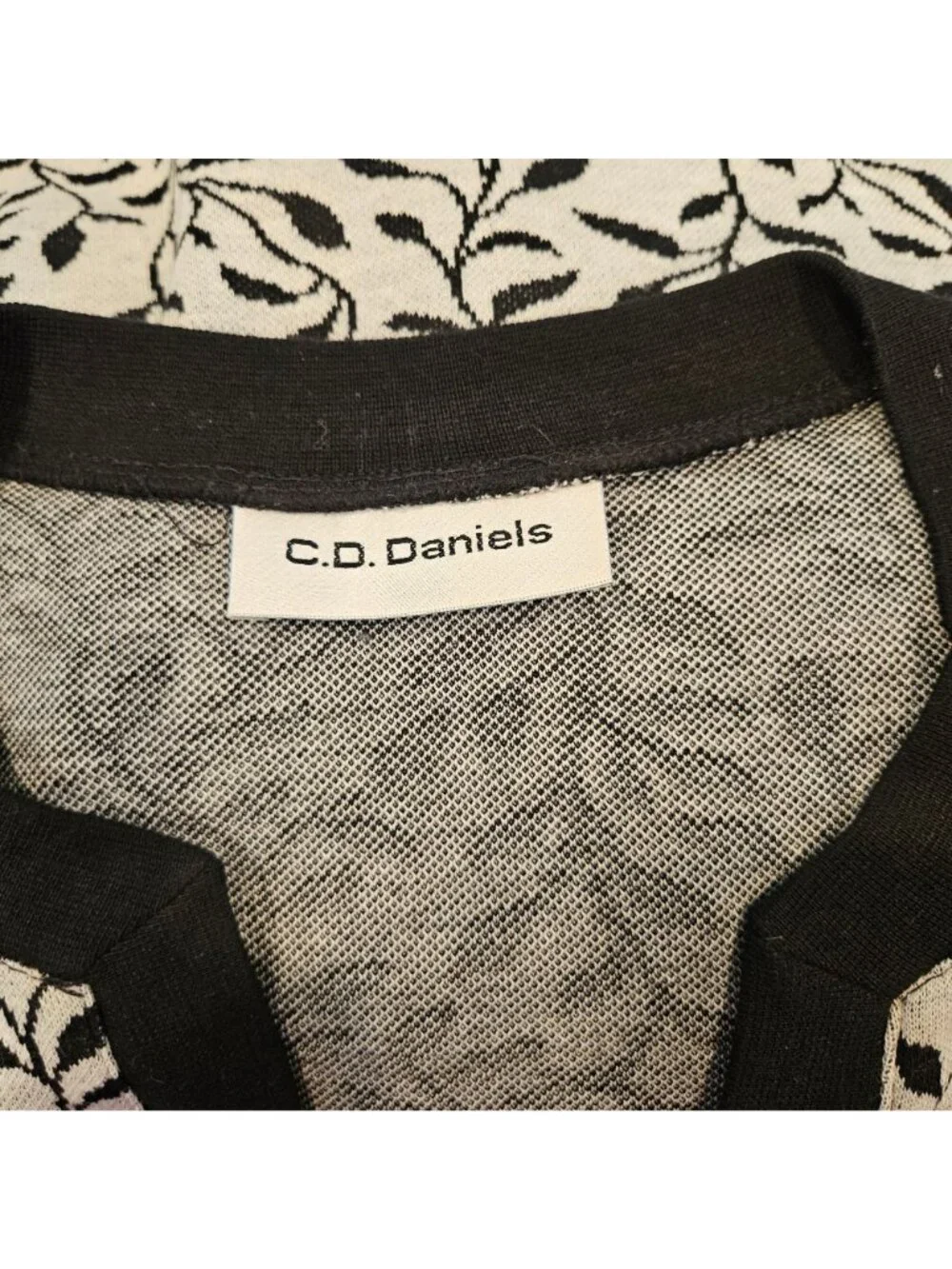 C.D. Daniels Womens XL Sweater faux Jacket Black White Leaf career modest office